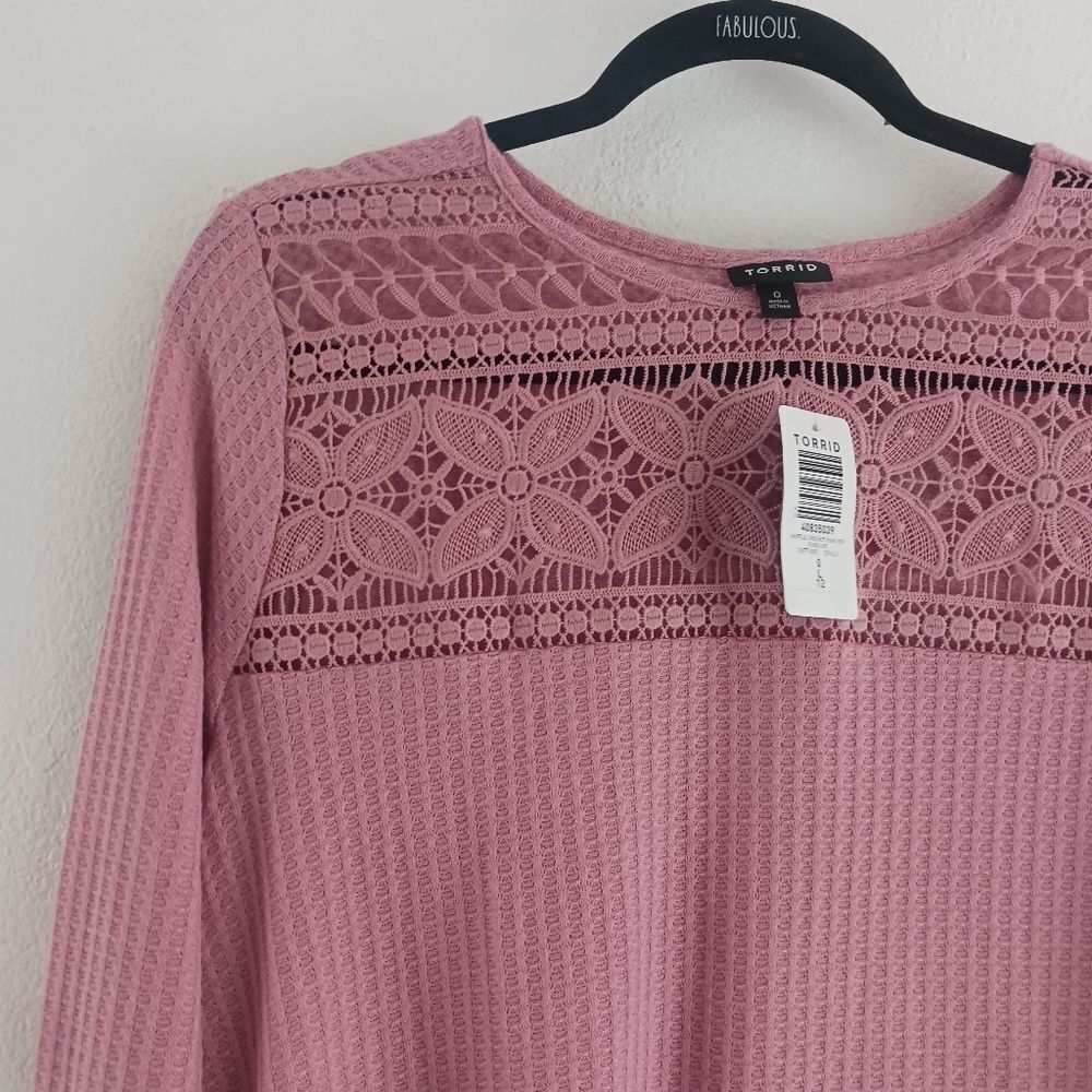 Torrid Waffle Crochet Yoke foxglove Top size 0X - Picture 6 of 6